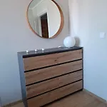 Seaside Harmony Family Apartment